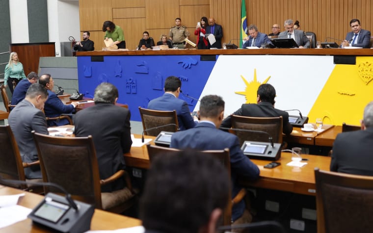 Deputados exoneram 28 assessores após eleições; gabinete de Mantoan concentra 18 demissões