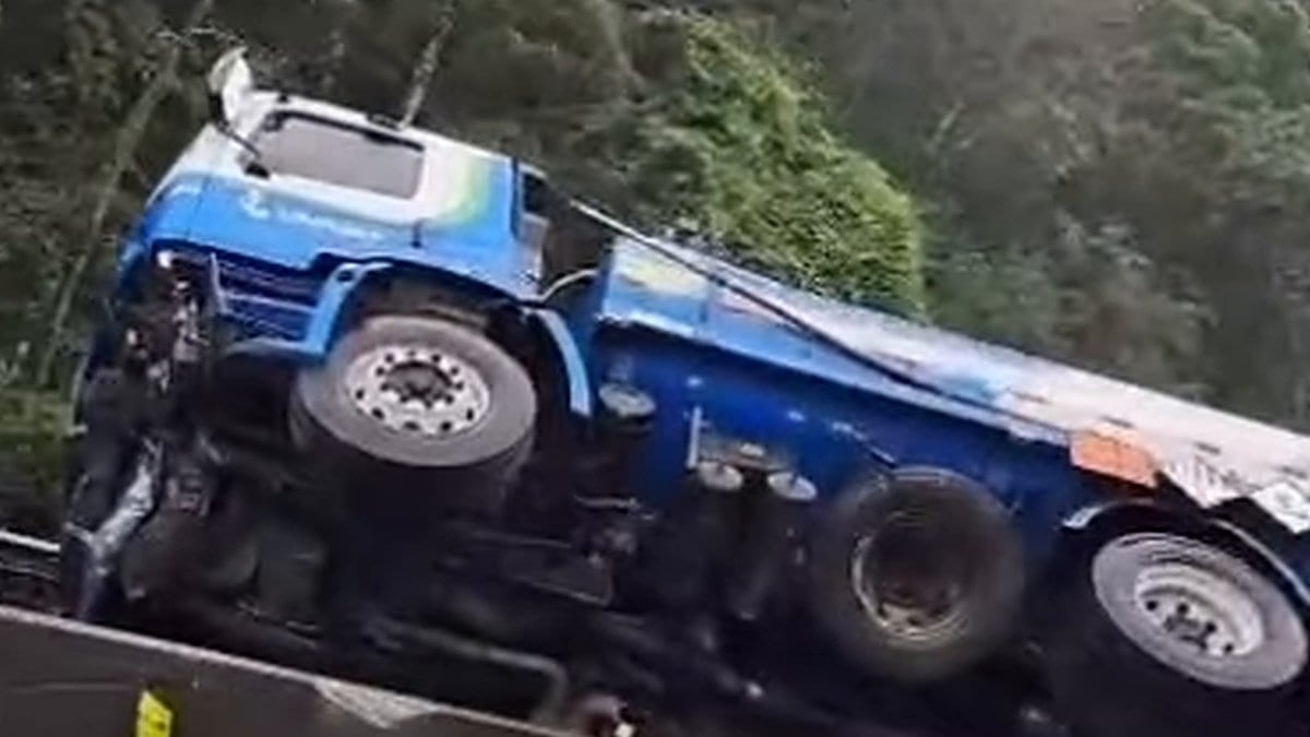Deputado Sérgio Guimarães volta a cobrar túnel após caminhão tombar no Morro dos Cavalos em Palhoça