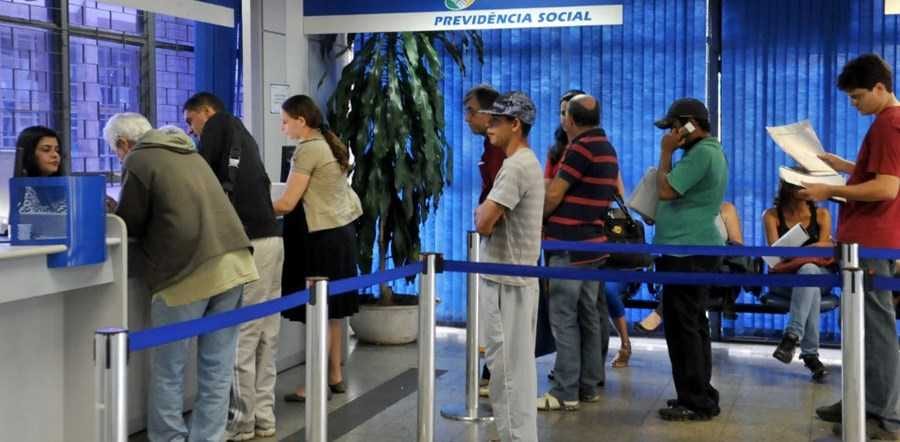 Câmara dos Deputados aprova MP que amplia programa para diminuir fila do INSS