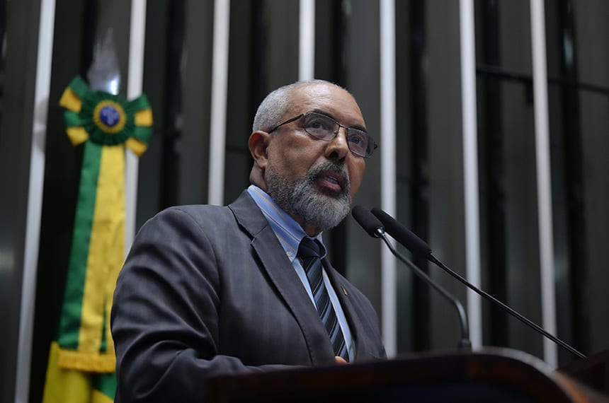 Fim da 6x1 também beneficia quem está na informalidade, argumenta Paim