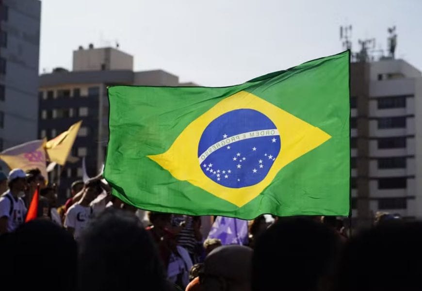 Lula disputa 4º mandato; apoio das FFAA é crucial para soberania e desenvolvimento