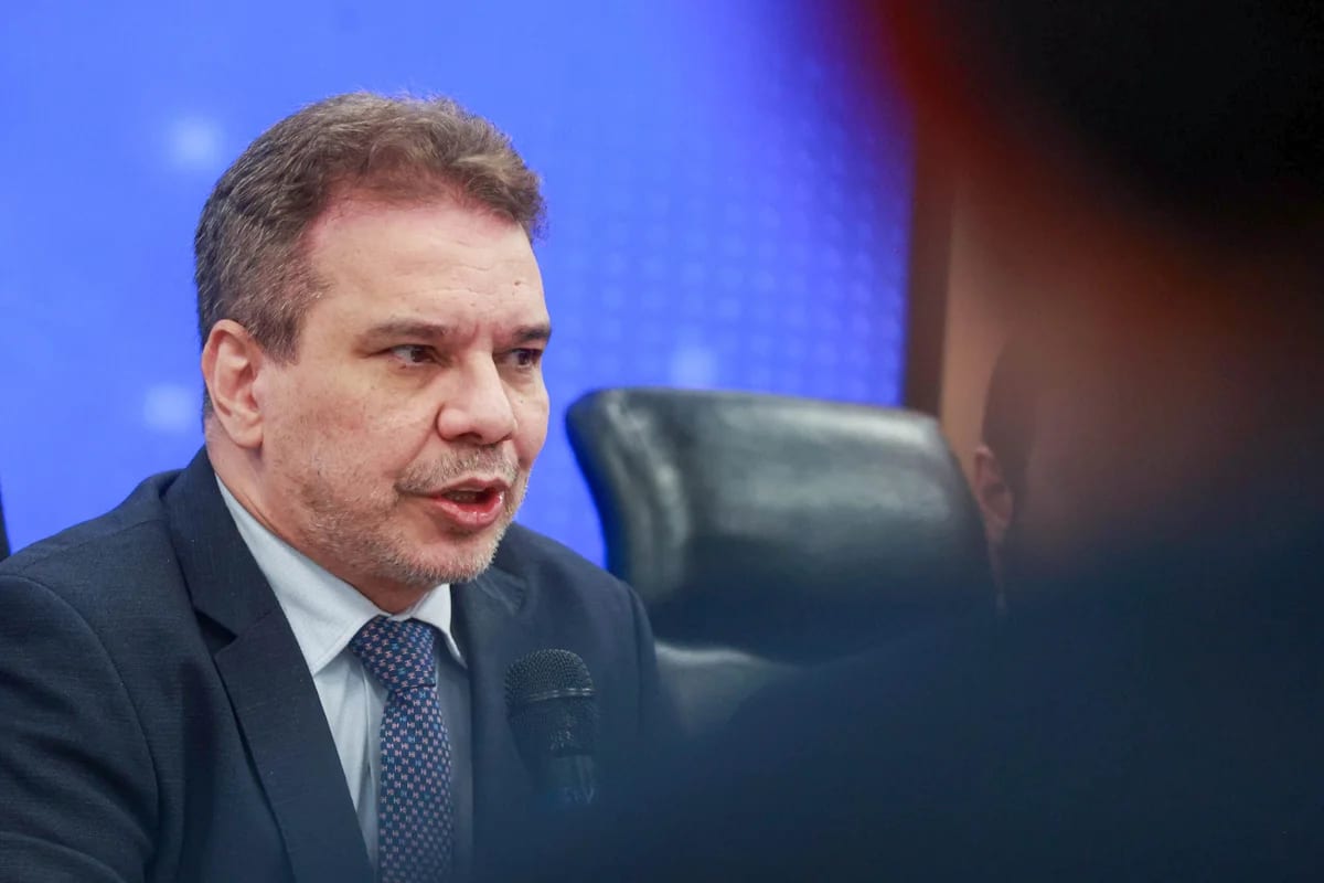 Ministro da Justiça entra na mira do PT em meio à crise no STF