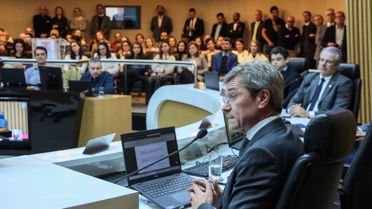 José Nei Ascari é eleito presidente do TCE-SC para 2027-2029
