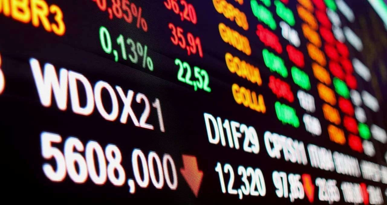 Ibovespa salta quase 9% e tem maior ganho semanal desde 2020; Magazine Luiza (MGLU3) e Embraer (EMBR3) são os destaques