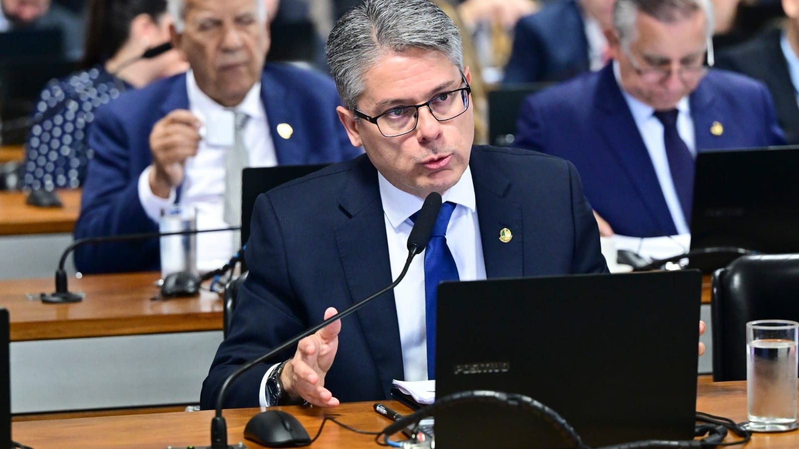Senado avança com projeto que amplia restrições à publicidade de bets