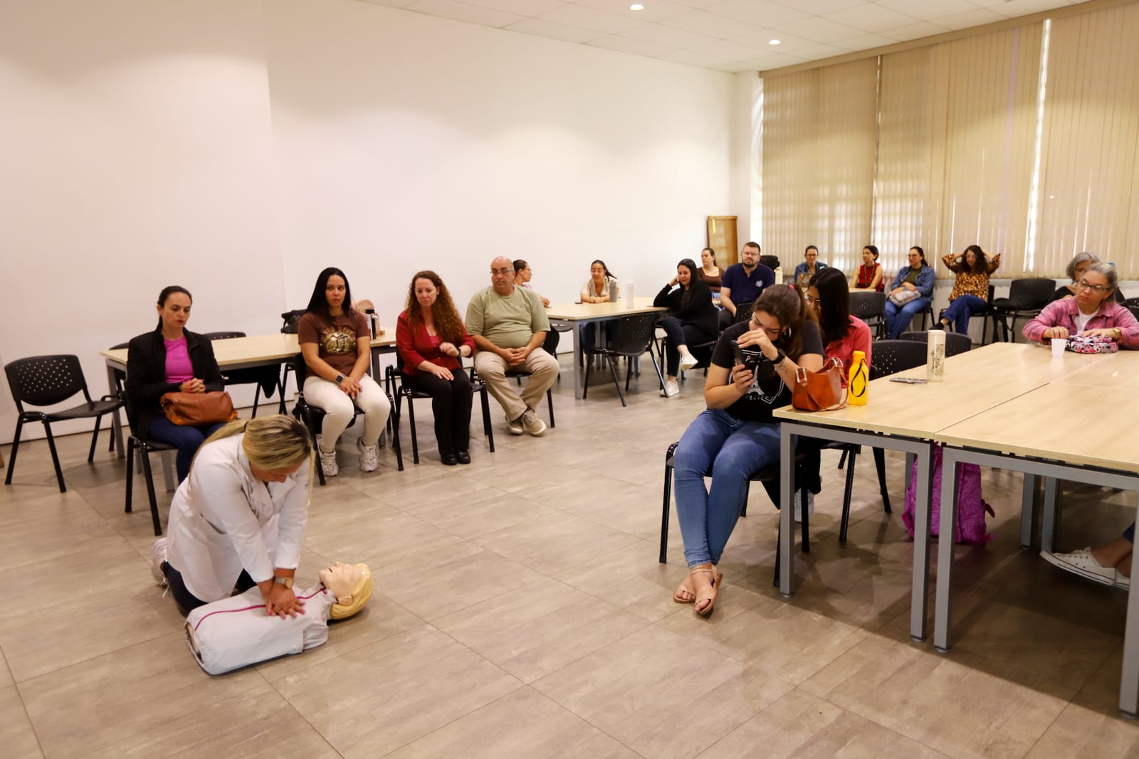 Profissionais da Educação recebem capacitação em primeiros socorros em Jacareí