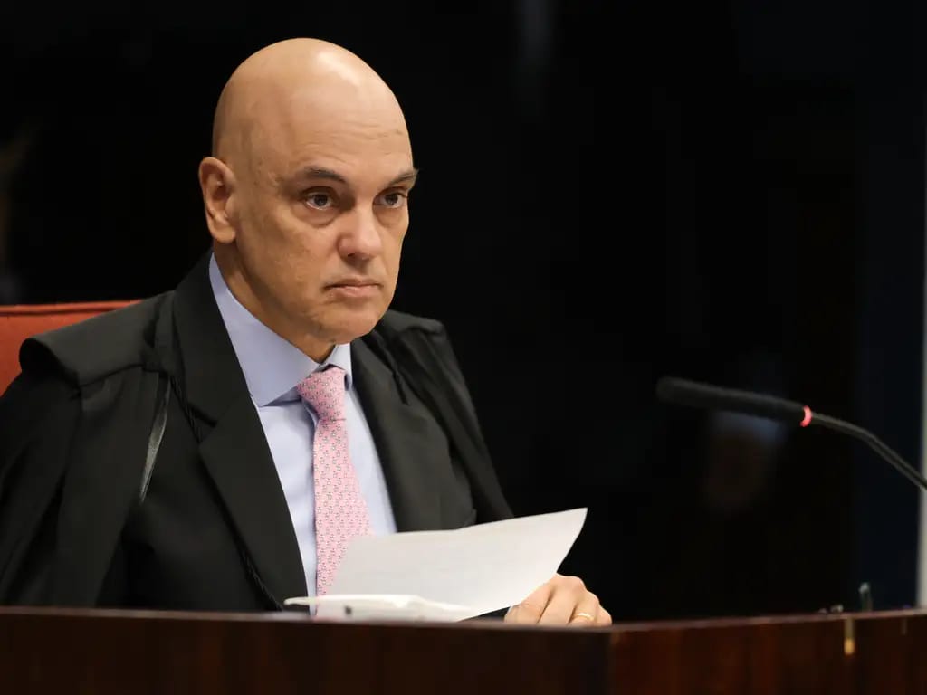 Alexandre de Moraes quebra sigilos de empresa ligada a amigo de Flávio e bloqueia bens até R$ 6 bi