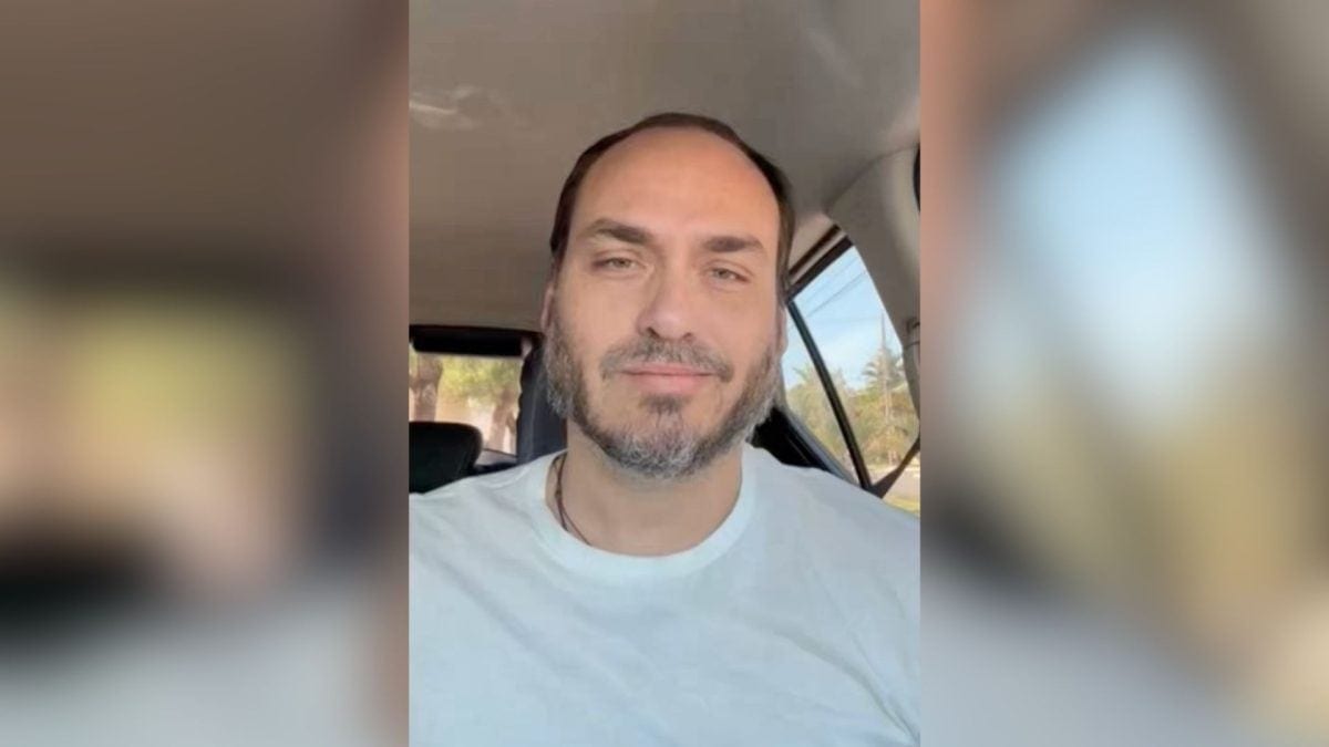Carlos diz que Jair Bolsonaro está com "músculos mais frágeis"