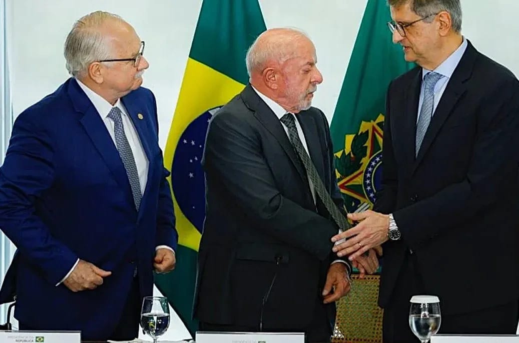 Lula recebeu Fachin e Gonet em reunião reservada no Planalto