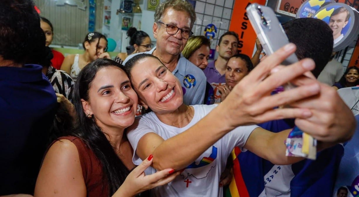 Raquel Lyra promete escrituras para Roda de Fogo durante caminhada