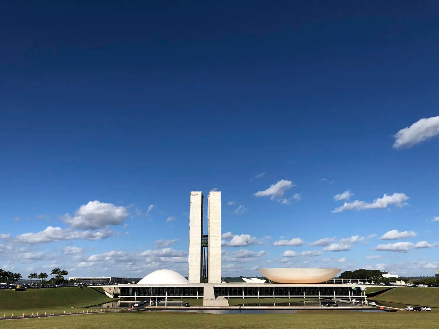 Caso Moraes e Vorcaro deve segurar PEC 6×1 no Senado nesta semana