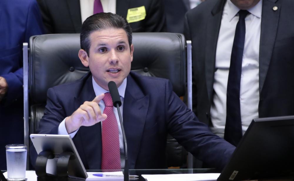 Hugo Motta pauta votação do aumento do teto do MEI e perdão de dívidas tributárias para esta quarta