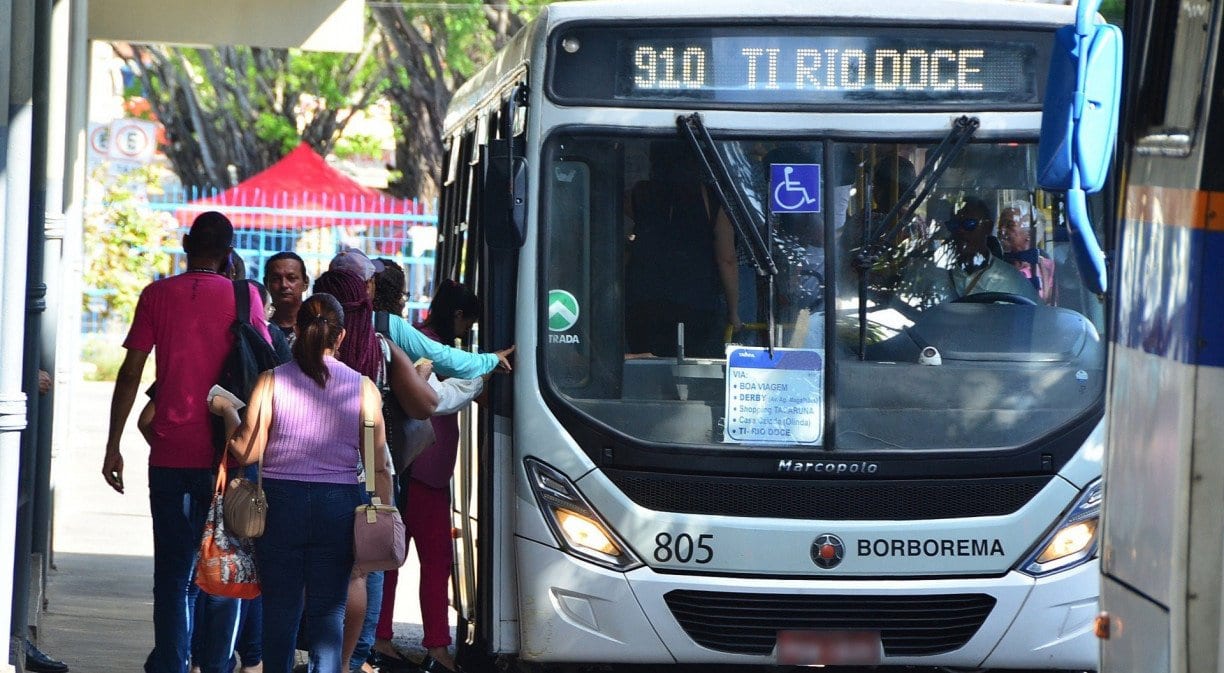 Ônibus perde quase 40% dos passageiros em 10 anos, diz Anuário NTU