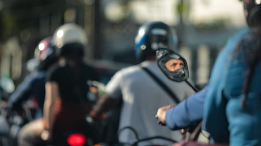 Transporte por moto: Internações de vítimas chegam a 178 mil e gasto público passa de R$ 281 milhões no Brasil