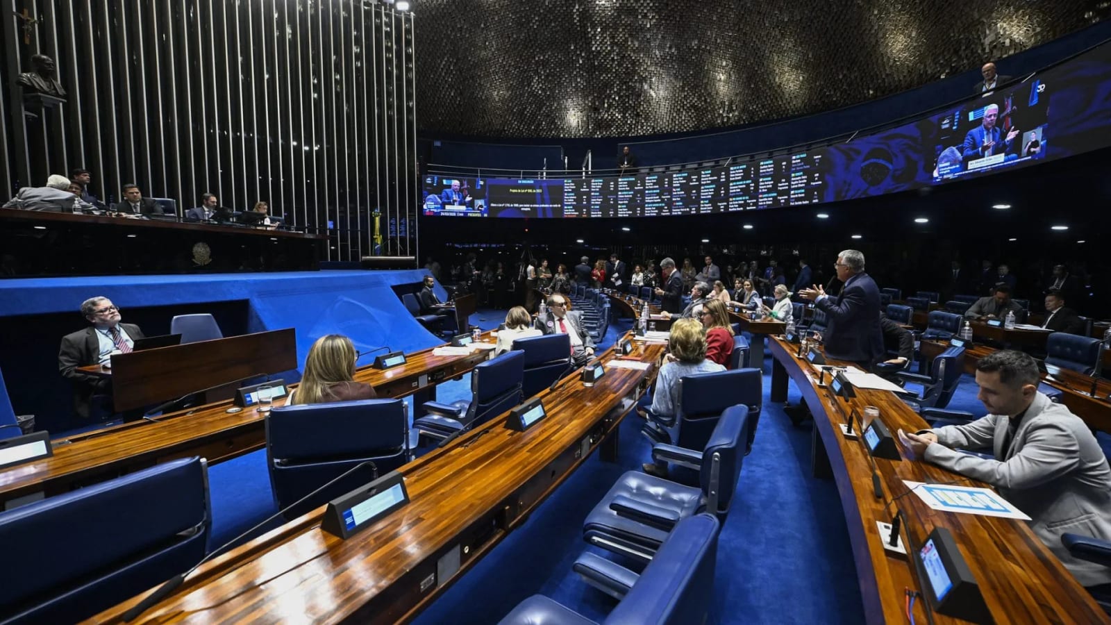 Partidos já repassaram até R$ 2 milhões a candidatos ao Senado pelo Tocantins; veja ranking