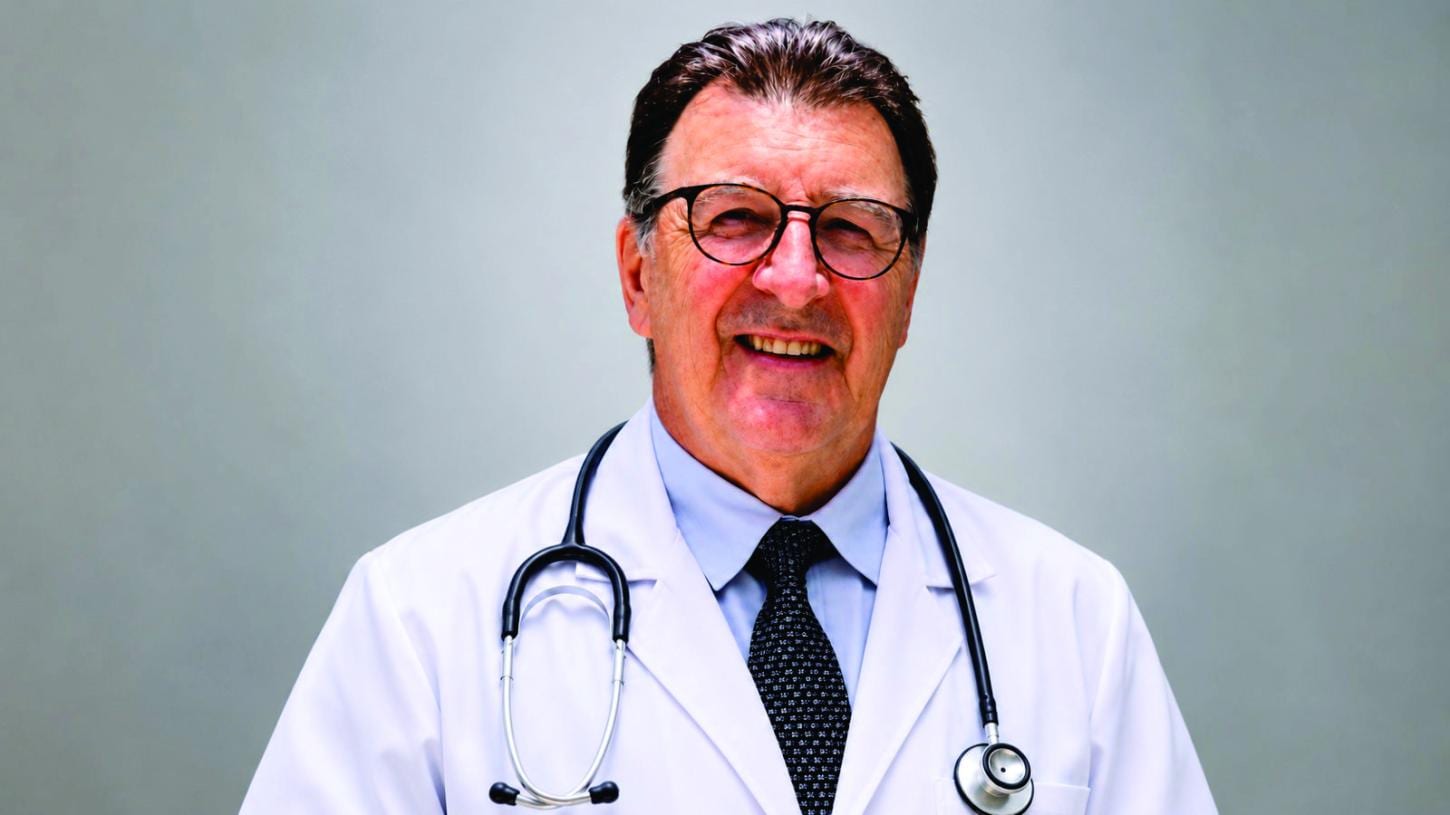 Jefferson Pedro Piva recebe reconhecimento internacional da WFPICCS na Austrália