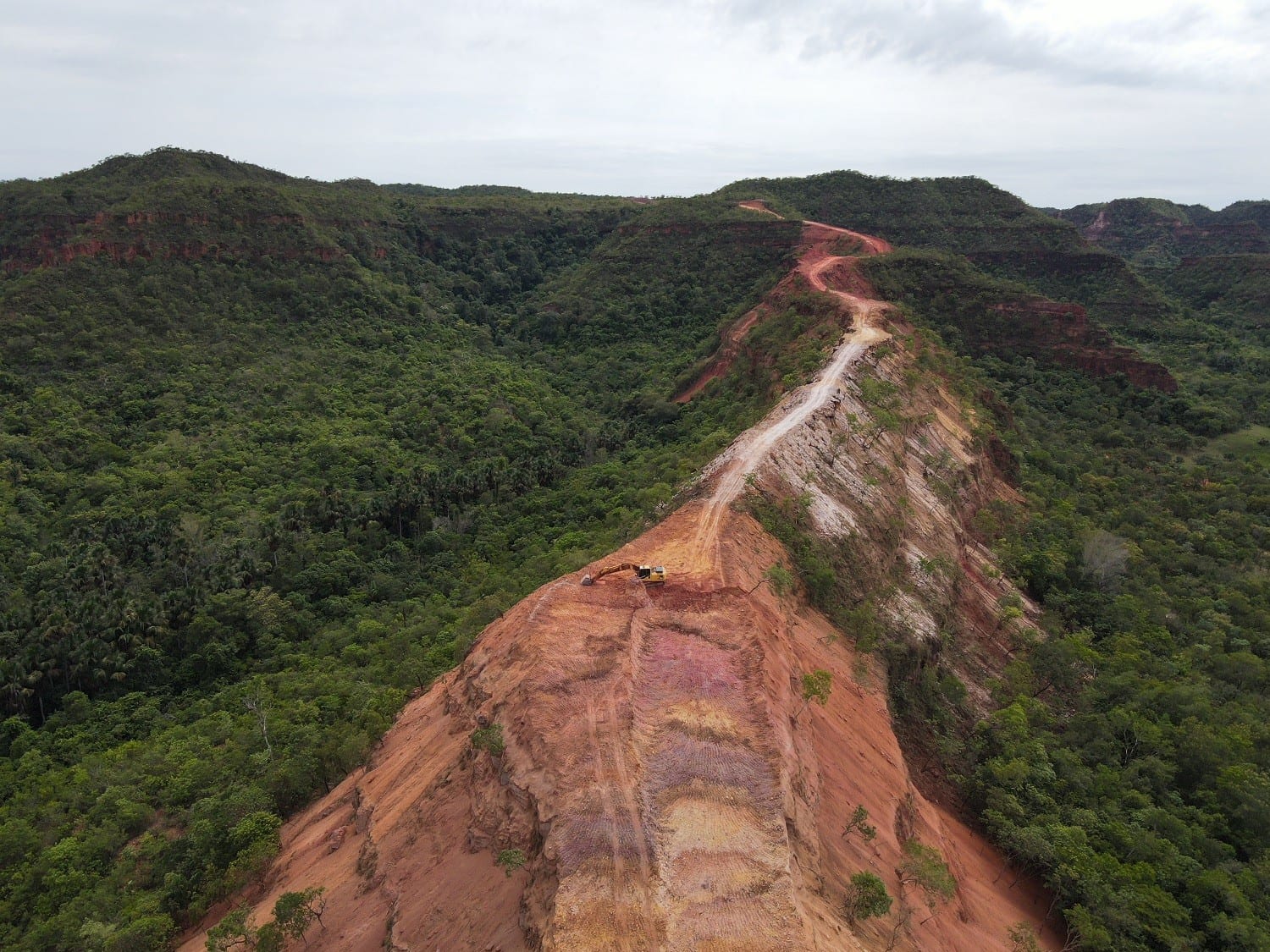 Obra de estrada em serra entre Tocantins e Maranhão enfrenta embargo devido a riscos