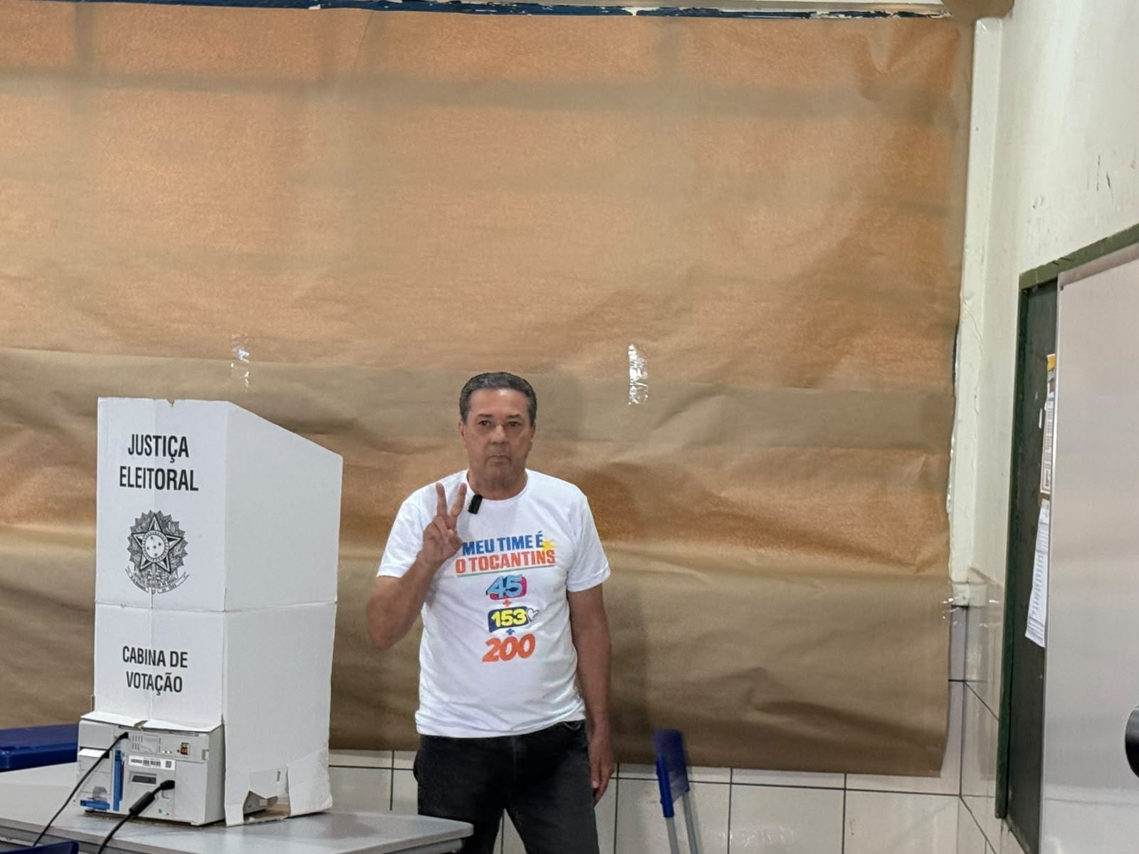 Vanderlei Luxemburgo (Podemos) votou em Palmas neste domingo