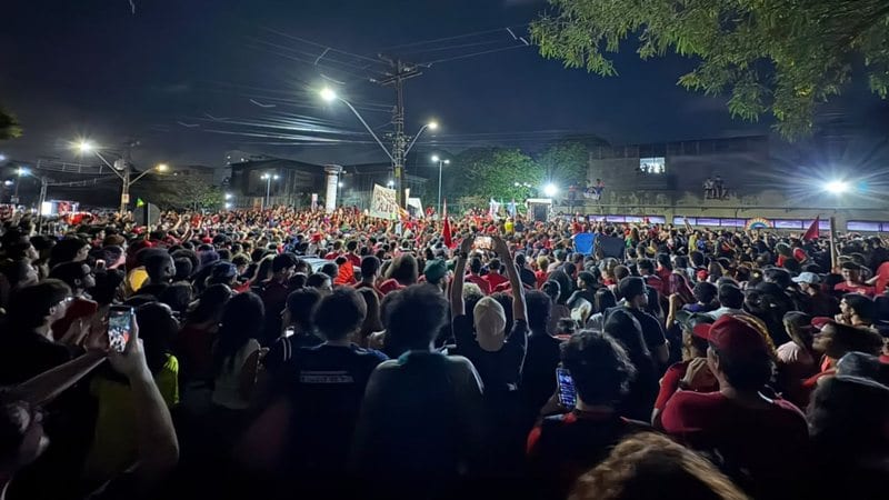 Lideranças da esquerda realizam ato pró‑Lula na UFPE, com críticas a Nikolas