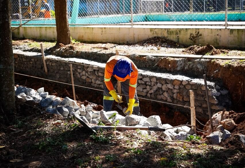 Parque Nosso Recanto ganha espelho d’água em Ferraz de Vasconcelos