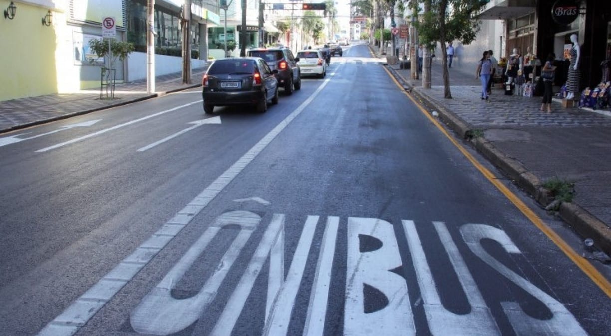 Faixa Azul para ônibus deveria ser adotada para toda a RMR em ação do Grande Recife Consórcio de Transporte, apesar da o