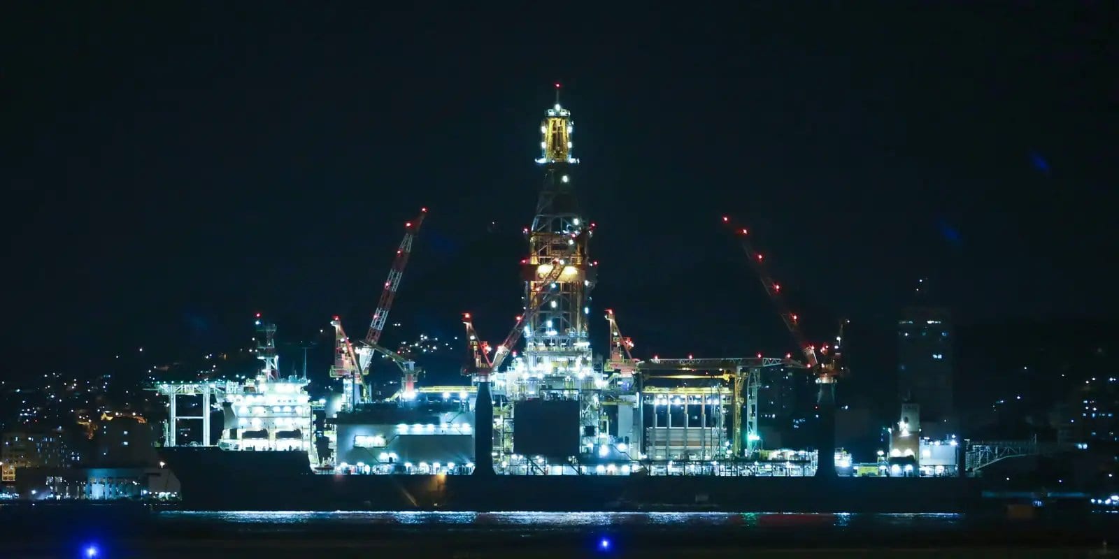 Apesar de liminar, Camex prorroga imposto sobre exportação de petróleo