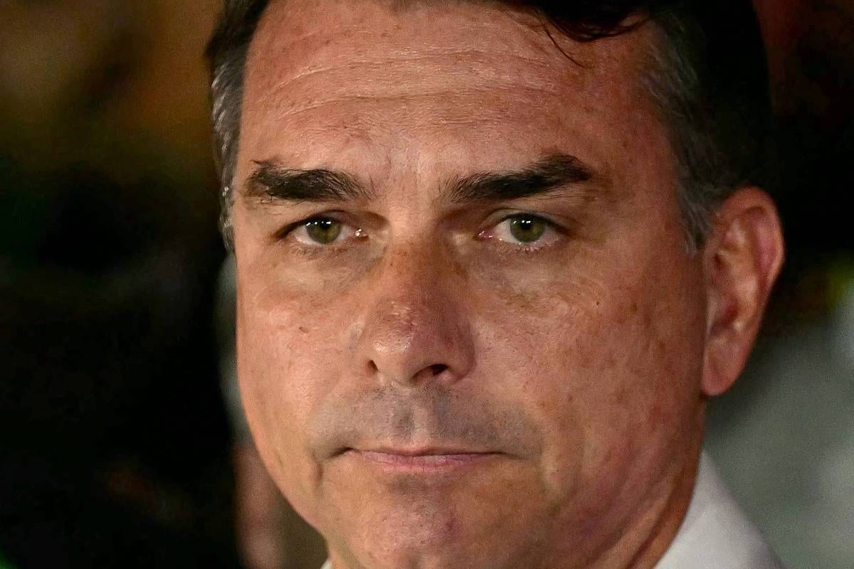Fuga do Brasil dá base para prisão preventiva de Flávio Bolsonaro, dizem especialistas