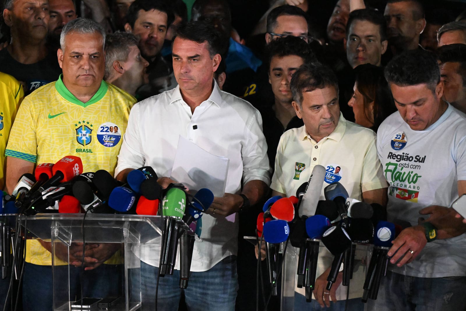 Só 34,3 mil votos foram registrados após as 17h; Lula venceu Flávio por 4,43 milhões