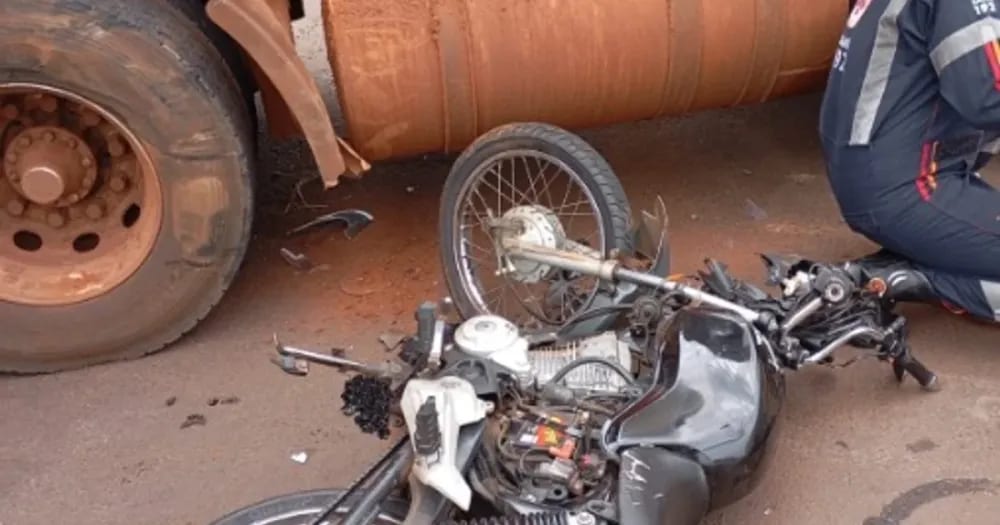 Acidente entre carreta e moto mobiliza equipes de emergência em Palotina