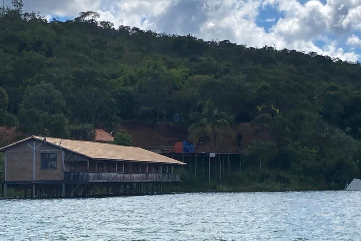 Justiça ordena demolição de obras irregulares em reservatório de Três Marias (MG)