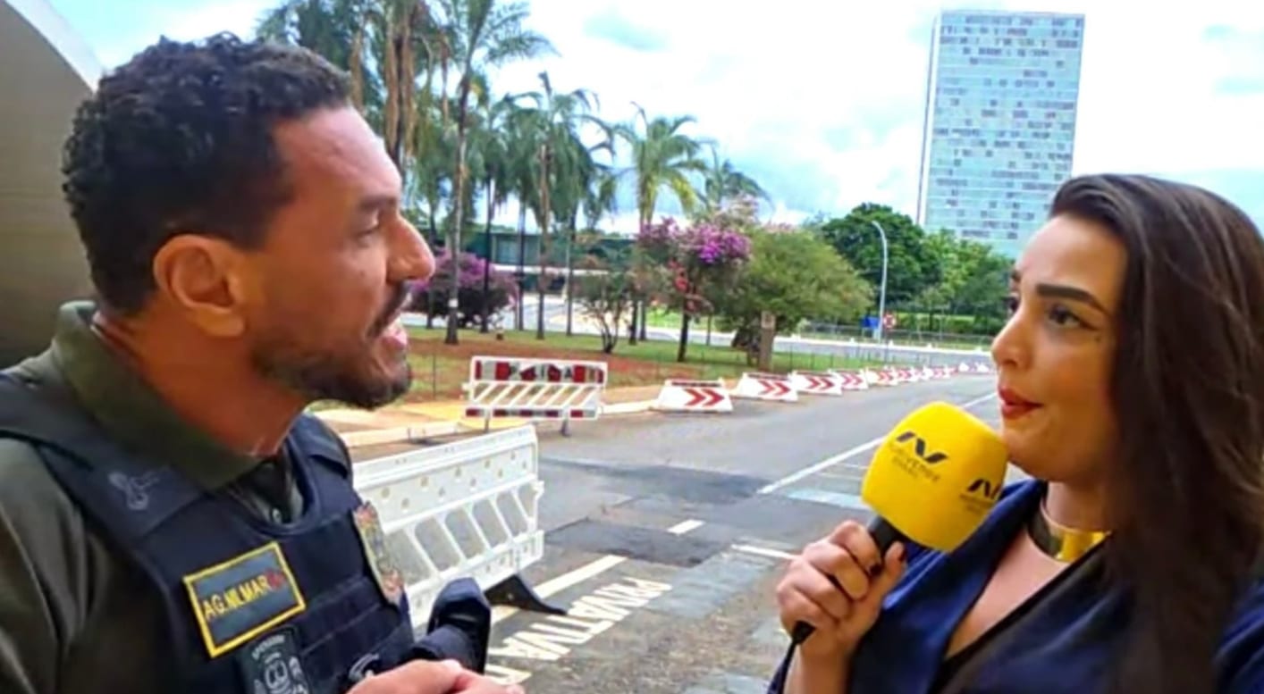 Repórter da AuriVerde é interrompida e intimidada por policial durante transmissão no congresso