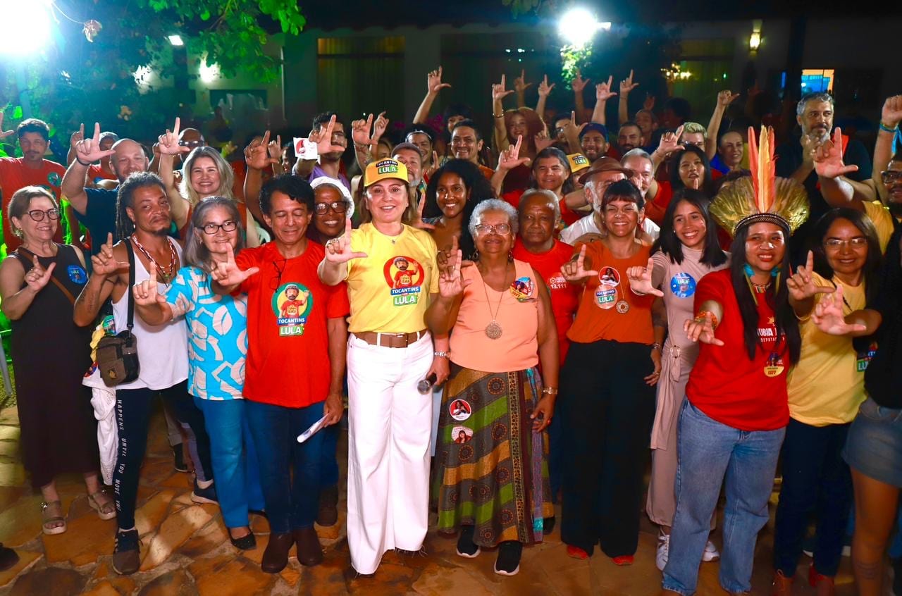 Kátia reúne cerca de 100 artistas em Palmas e reforça avanços da cultura com Lula no Tocantins
