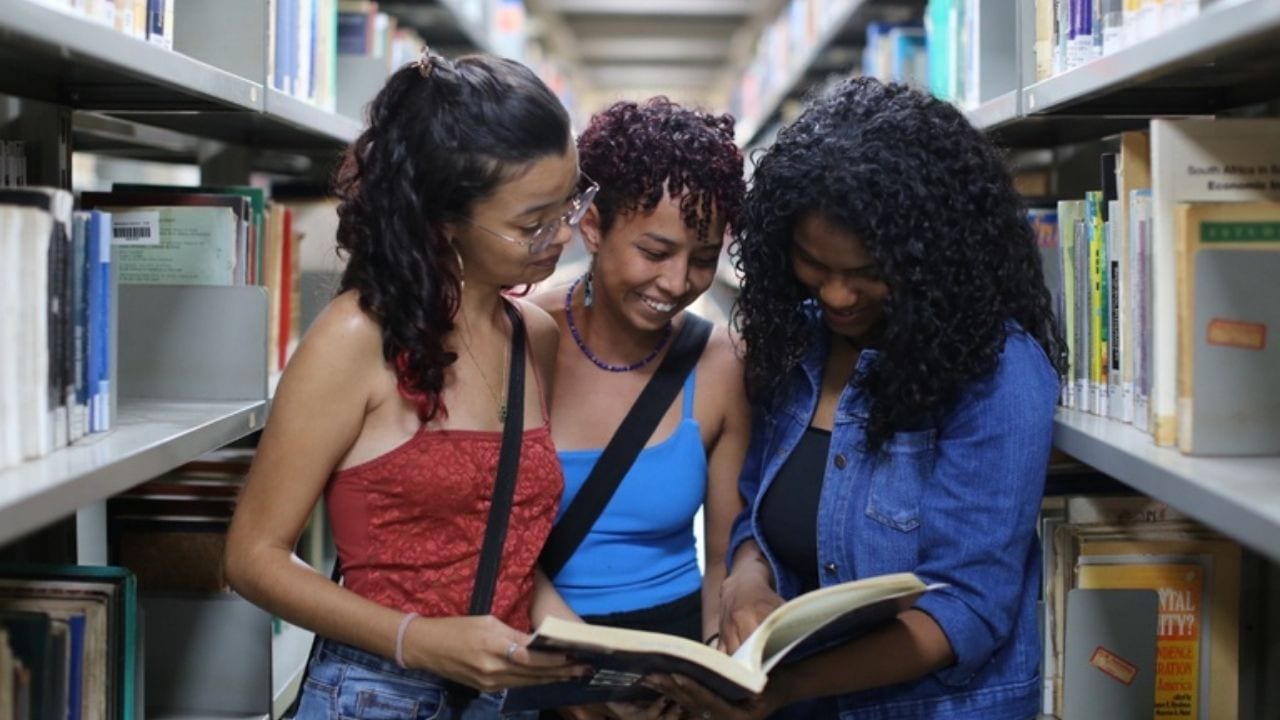 Redes municipais ampliam ações de equidade racial na educação, aponta diagnóstico do MEC