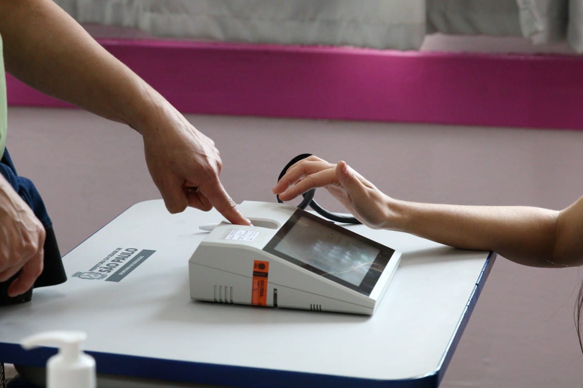 Quem não cadastrou biometria pode votar?