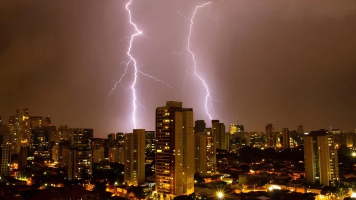 Temporais ameaçam 9 estados no fim de semana das eleições, com chuva de até 100 mm, ventos fortes e granizo; veja onde