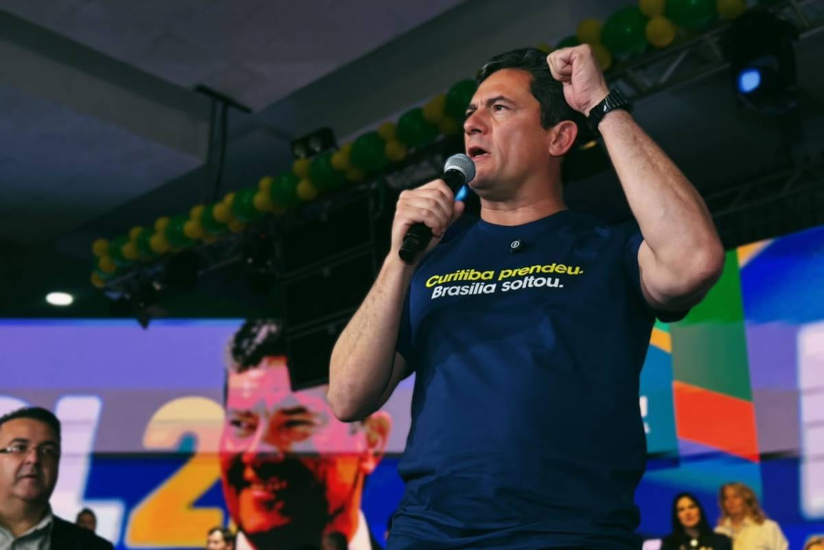 Moro diz que não há normalidade institucional e que 'Flávio deixar o país é compreensível'