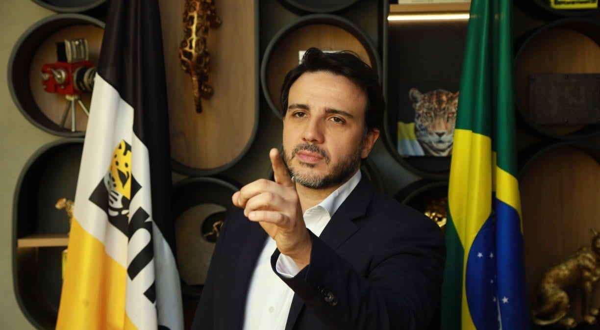 Renan Santos acusa Davi Alcolumbre de ‘escravizar’ empresários