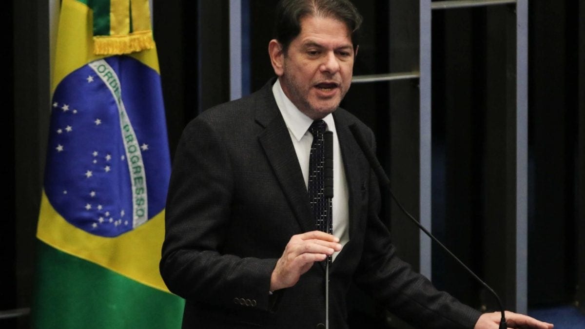 Cid Gomes lidera disputa ao Senado no Ceará com 27%, mostra pesquisa