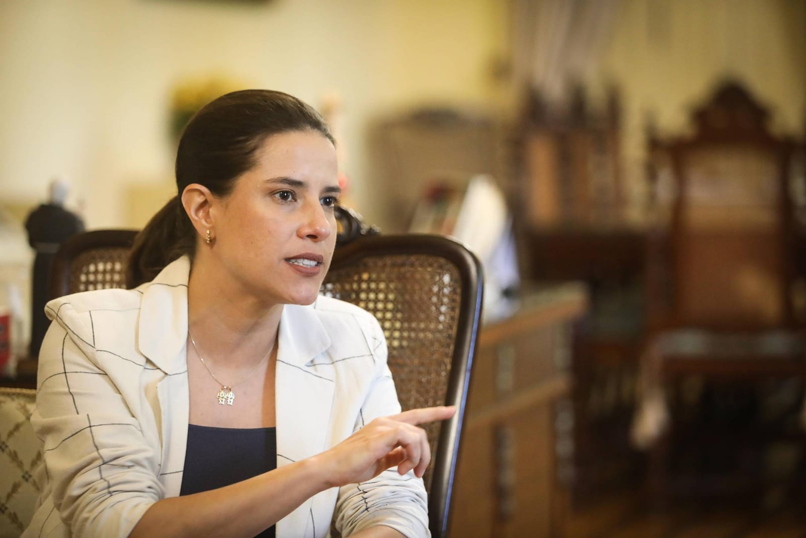 Programa de estreia de Raquel Lyra tem depoimento pessoal e lembrança de tragédia