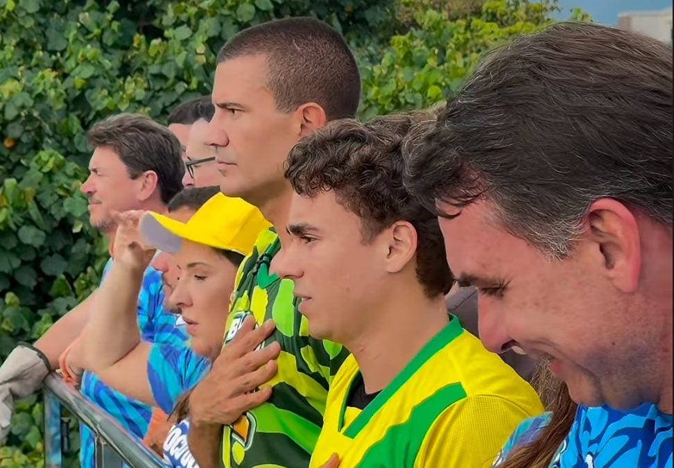 Último ato de Flávio tem Ruas, Nikolas, Deltan e outros no Rio