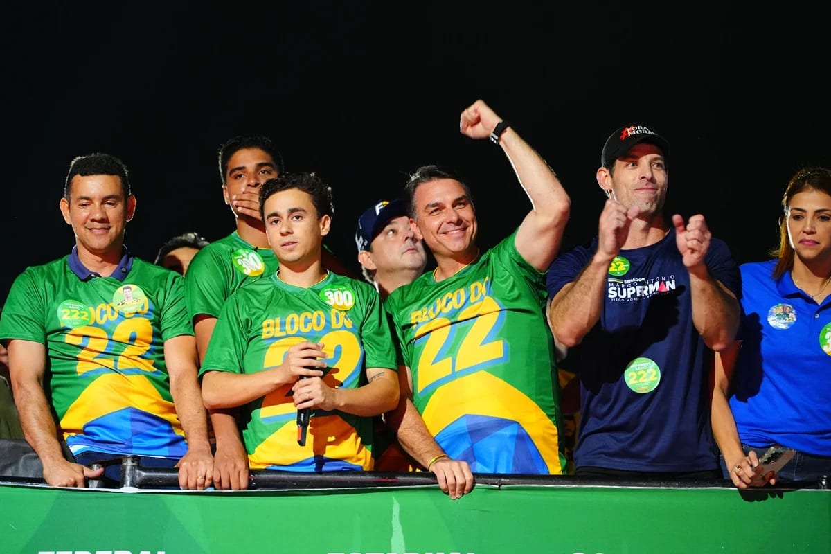 Flávio Bolsonaro agradece Nikolas e diz que terá apoio em Brasília