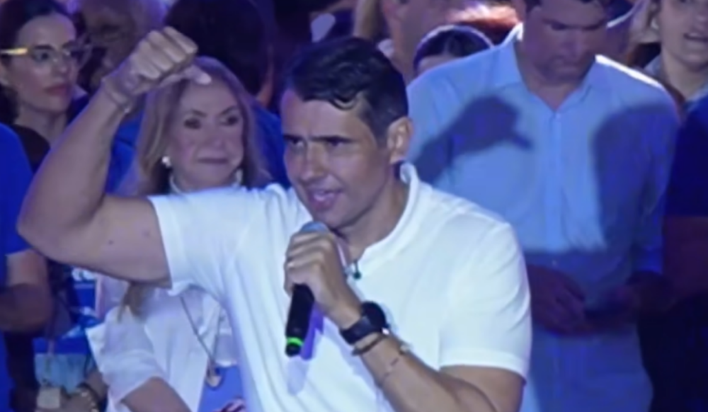 André Gadelha oficializa candidatura ao Senado e pede voto 'de chapa fechada'
