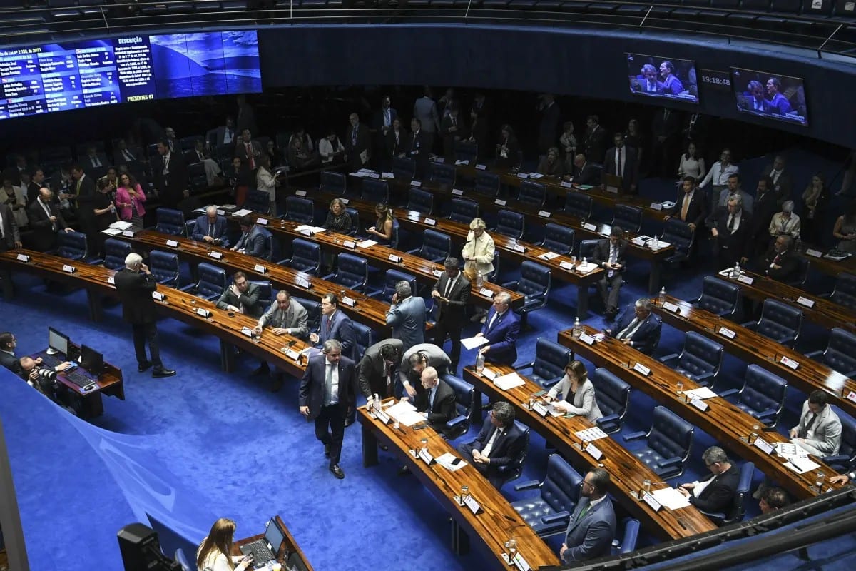 Com Lula presente, Congresso promulga fim da escala 6×1 e reduz jornada semanal
