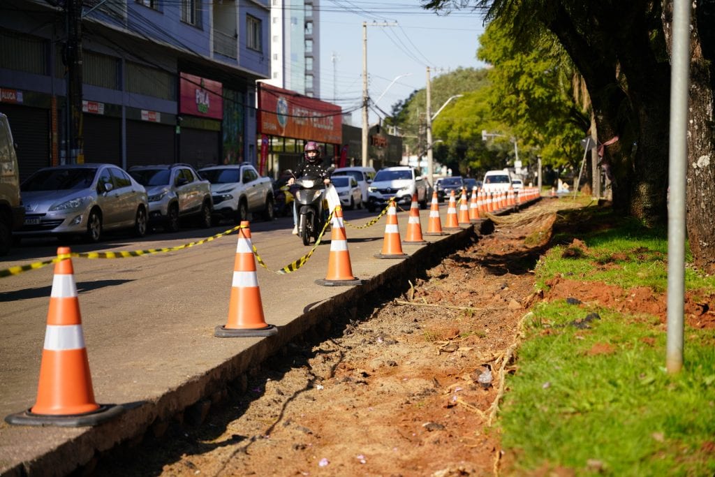 Prefeitura alarga canteiro central na segunda fase da Avenida Presidente Vargas
