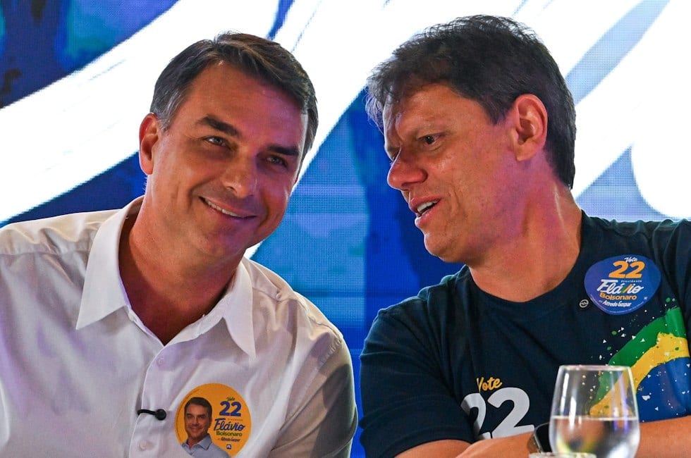 Flávio Bolsonaro diz que cenário eleitoral é favorável, mas pede mobilização de apoiadores
