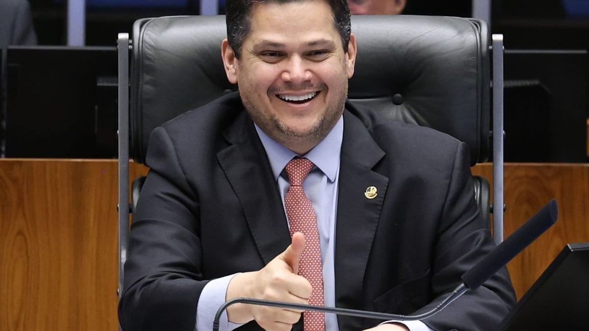 Alcolumbre diz ter 48 votos e topa encarar o PL no Senado, mas avisa que não pauta impeachment de Moraes