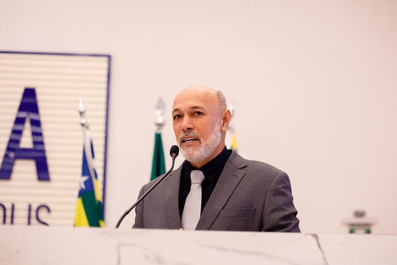Vereador Jakson Charles diz que prefeitura “paga o pato” por tabela defasada do SUS