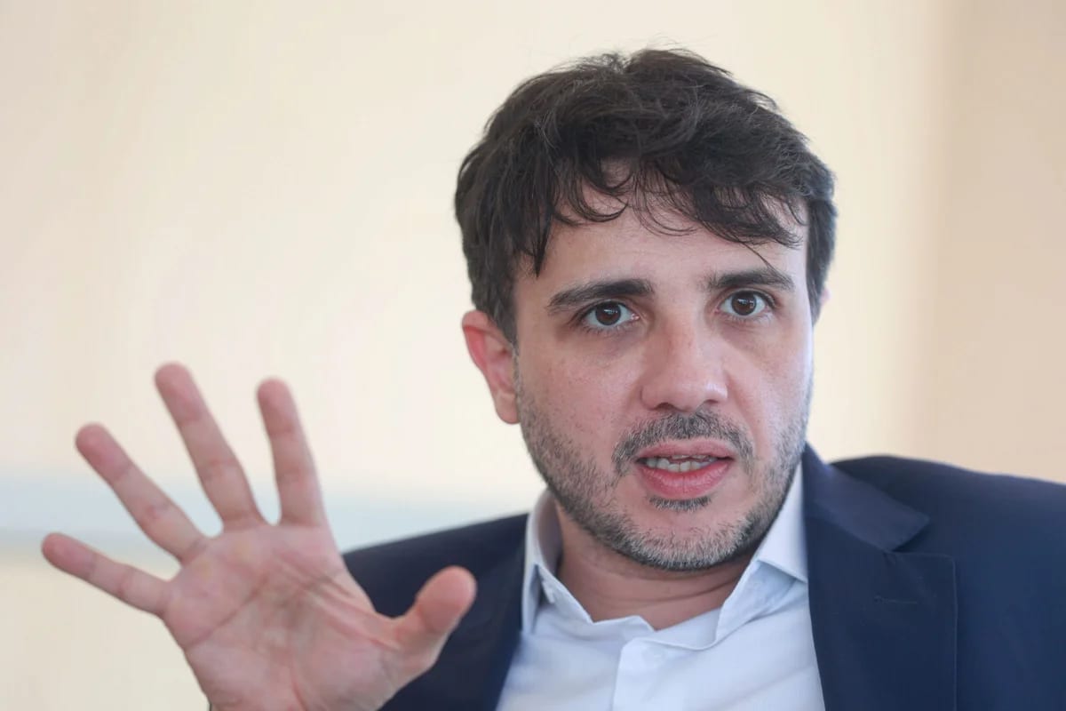 Renan Santos chama fim da escala 6×1 de “populista” e defende 44 horas