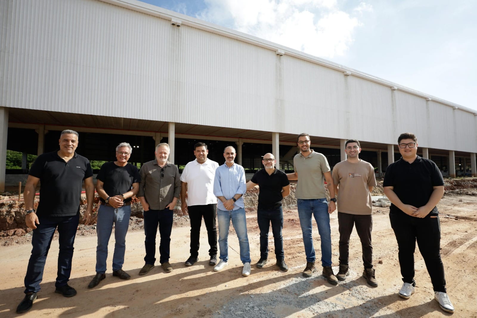 Prefeito vistoria ampliação do centro logístico VAR Center Log em Suzano