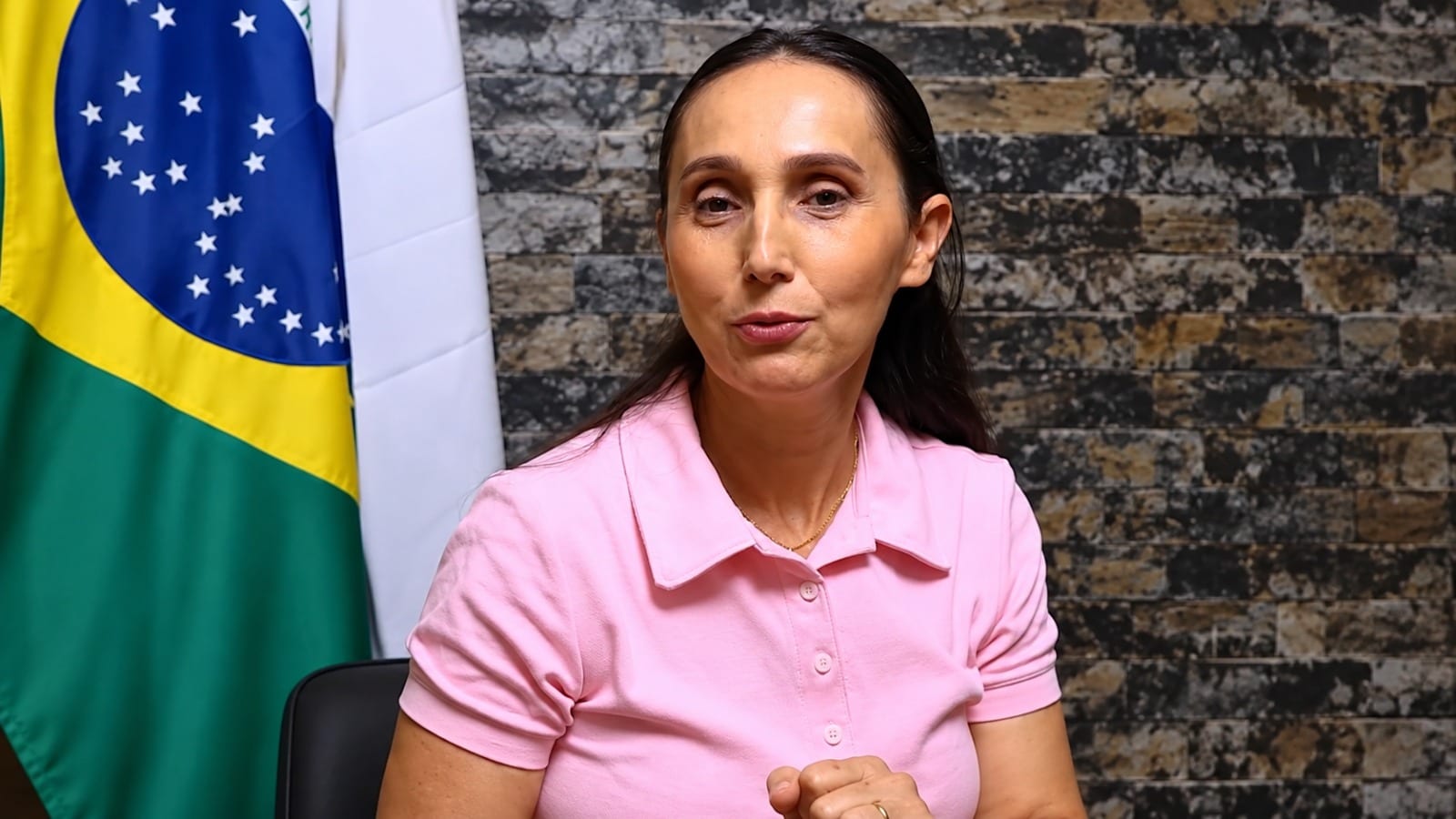 Esposa de Eli Borges divulga vídeo com projetos para mulheres e segurança familiar